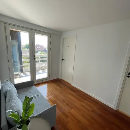 شقة Fully Furnished With Shared Kitchen And Bathroom 3